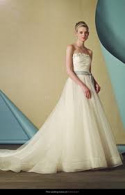 Corde micante steht für romantische, mittelalterliche und historische brautkleider auch inspiriert durch das 20te jahrhundert. Grand Wedding Brautfashion Brautkleider Berlin