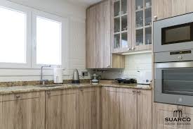 Diseño de cocinas integrales de madera. Cocina Rustica Con Campana De Diseno Cocinas Suarco Fabrica Y Diseno De Cocinas