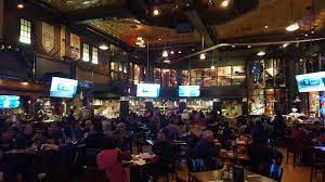 A Peek Inside 777 Restaurant And Brewery In Las Vegas Nevada They Have About 6 Of Their Own Beers On Tap Las Vegas Restaurants Brewery Restaurant