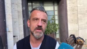Il 1º luglio 1987 al matrimonio di giuseppe flachi con licia tenace, trovato gli fa da testimone e in un ristorante di malgrate viene sancita l'alleanza tra i due. Sampdoria Flachi L Ultimo Posto In Classifica Fa Male Telenord It