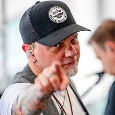 Jeff Archambault's Instagram, Twitter & Facebook