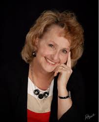 Mary Kay Howe tells us about being chosen to be an honorary bailiff for the  Kansas Supreme Court for a special session. http://ow.ly/9xql50pN1Lw