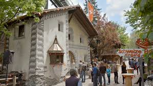 Dann haben sie jetzt mit unserem türenkonfigurator die möglichkeit. Neues Coastiality Erlebnis Im Europa Park Schellen Ursli Auf Dem Alpenexpress