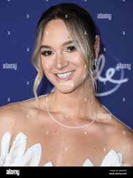 Alisha Hunter's Instagram, Twitter & Facebook