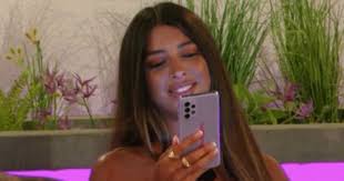 Jul 10, 2019 · love island kicks off by coupling up the contestants. How Do The Love Island Phones Work Here S Everything We Know