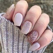 Best Rose Gold Nail Art Looks In 2021 Rose Gold Nails Glitter Gold Acrylic Nails Rose Gold Nail Art