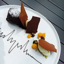 Mi Cuit Presentation Dessert Art Culinaire Gastronomie
