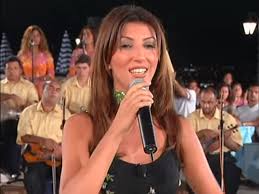 Hande yener'in 2000 yılında katıldığı şov programı hülya avşar show dan görüntüler sizlerle. Hande Yener Ibo Show 2000 Screenshot Yener