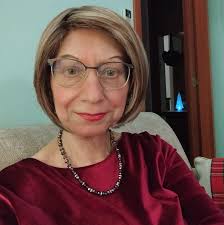 Devo scegliere il nuovo medico di base, chi mi consigliate tra questi?  •MALLAMACI SALVEZZA GIOVANNA • NIORT GABRIELLA • MOSCA LAURA •DE BERNOCCHI  PATRIZIA MARIA •RAMONDINI LORENZO CORRADO RENATO •Surgo VINCENZO