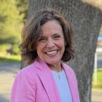 Eileen Ricker's Instagram, Twitter & Facebook