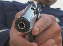 • sef al poliţiei oraşului vălenii de munte comisar șef de poliţie iulian tănase. BÄƒrbat ImpuÈ™cat De PoliÈ›iÈ™ti In VÄƒlenii De Munte