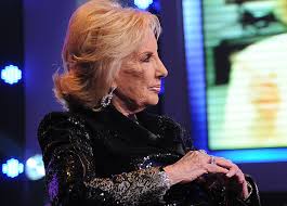 El 21 de septiembre (día de la primavera) de 1978, en una de sus visitas a buenos aires ―mientras vivía en puerto rico―, brizuela (de 29 años) fue invitado a la mesa del programa almorzando con mirtha legrand, donde habló de una supuesta «campaña antiargentina en el exterior» (se refería a las denuncias de amnesty international. Mirtha Legrand A Sus 89 Anos Llegar Bien De Salud Y De Cabeza A Esta Edad Es Casi Un Milagro