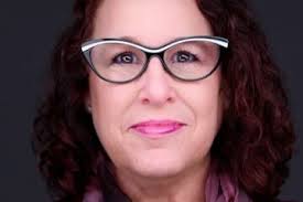 Utah public TV pioneer Lacy-Smith dies at 70