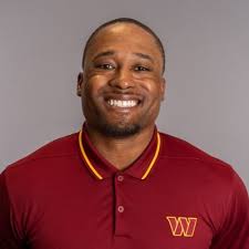 Austin Walter (@groovyyybabyyy)