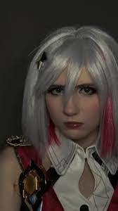 Carmen Coates's Instagram, Twitter & Facebook