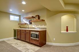 While this is not the case with every here are a bunch of bright and clever ideas to make your basement bar shine and become one of the. Basement Walk Up Bar And Wall Niche Klassisch Keller Denver Von Fbc Remodel