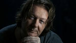 (c) 2008 universal music a/s. Svein Ostvik Apen Om Barndommen Begynte A Ga Til Psykolog Som Tiaring