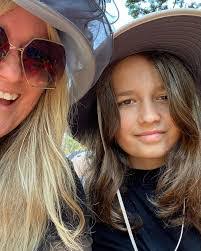 Michelle Calkins's Instagram, Twitter & Facebook