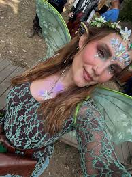 I went to a mystical world and it was much better than the real one 🧚🏻  @michrenfest . . . . . . . . #renaissancefaire #renaissancefestival  #michiganrenaissancefestival #fairy #fairycostume #fairycore  #fairycoreaesthetic #