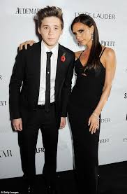 See related links to what you are looking for. David Beckham Y Victoria Beckham Young