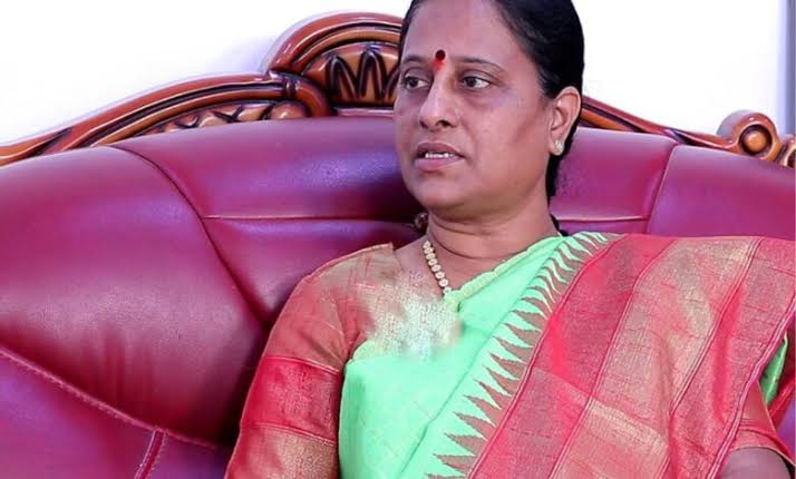 Governor approves CM's decision to sack Konda Surekha