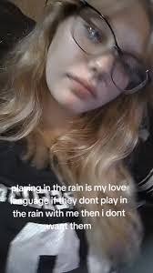 Alexis Wallis's Instagram, Twitter & Facebook