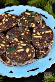 Ingrediente pentru reteta de salam de biscuiti cu rahat si stafide. Salam De Biscuiti Caietul Cu Retete