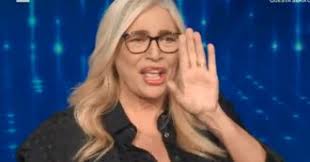 Leggi le anteprime, gli approfondimenti, le intervisite e le foto sull'argomento: Mara Venier News Page 3 Of 17 Il Fatto Quotidiano