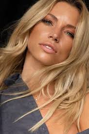 Who is Viktor Király dating? Viktor Király girlfriend, wife