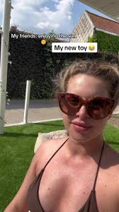 My new toy 😂😂 #ninebot #step #zadel #ninebotsegway #estep #saddle #estep  #sunny #summervibes #hotgirlsummer #30graden #theyseemerolling  #benidormbasterds #funnytok