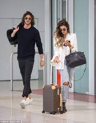 Изучайте релизы delta goodrem на discogs. Delta Goodrem And Boyfriend Matthew Copley Jet Into Melbourne Daily Mail Online