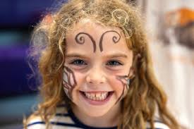 Let's welcome Phoebe Casey to the #NSCDS #SeniorSpotlight!⠀ ⠀ At what grade  did you first start attending #NSCDS? ⠀ Senior Kindergarten.⠀ ⠀ What will  you always remember about NSCDS?⠀ I will always