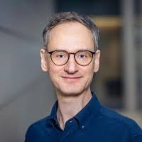 100+ Profile mit dem Suchbegriff „Schroff“