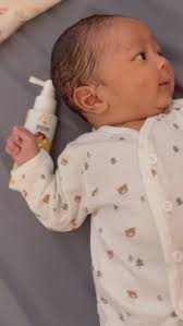 Haircare yang lagi sering dipake zay dan hamdan! Wangi bangeeet dan gampang  pakenya tinggal semprat semprot aja ✨