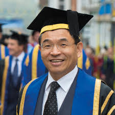 Elizabeth Pavia's Instagram, Twitter & Facebook