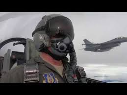 La tecnología de la fuerza aérea analiza los diez mejores aviones de combate del mundo, basándose en las especificaciones, la tecnología, el armamento y el rendimiento de la aeronave. Aviones De Combate 2019 Hd Youtube