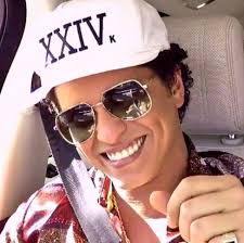 Bruno Mars And David Guetta Versace On The Floor Bruno Mas 2017 Bruno Mars Mars Singer
