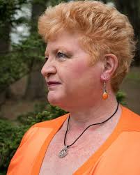 Love Wreath Pendant in sellers Sterling Silver