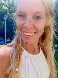 Looking for a local place to my hair styled for family photos while  visiting in a few weeks?