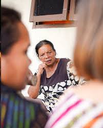 Ada yang pernah bertanya sama saya: “Gimana sih kak ren respon para penenun  waktu saat diajak share ide?” Jawabannya adalah, mereka punya respon yang  saaangat baik dan aktif, terharu banget 🥺 Seperti