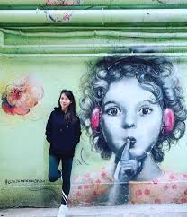 大劉和呂麗君的17歲女兒劉秀盈能歌善舞，最近更取得英國皇家舞蹈學員發出的grade 6 (ballet) 證書。（ig：zoelau_dancer） 坐擁逾千億資產的商人「大劉」劉鑾雄在2016年與甘比註冊結婚後，便向外界宣布於2014年與前度呂麗君分手，但承諾繼續履行父親責任，會負擔呂麗君所生下的女兒劉秀盈（zoe）和. Viy1jt5837ulxm