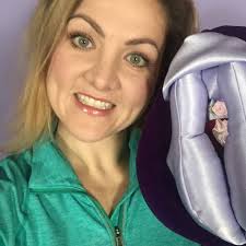 Lisa Flanders's Instagram, Twitter & Facebook