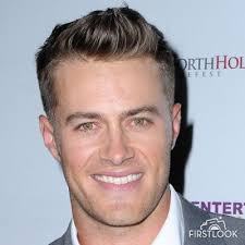 Eric Schroeder's Instagram, Twitter & Facebook