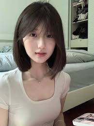 가슴이 커도 남자친구를 못 찾겠다.왜냐하면 친구가 말하길 남자들은 나같이 키가 작은 여자를 좋아하지 않는다고 하더라.ㅠㅠ 내가 정말  남자친구를 못 찾을까?ㅠㅠ