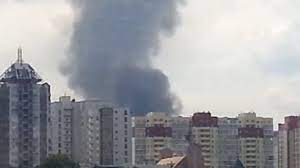 По повышенному рангу на автогазозаправочной станции в октябрьском районе новосибирска, сообщал курьер. Krupnyj Pozhar V Novosibirske V Gorode Gorit Sklad S Plastmassoj