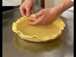 Technique De Cuisine Foncer Un Cercle A Tarte Youtube Tartes Aux Fraises Tarte Sans Pate Recette Dessert