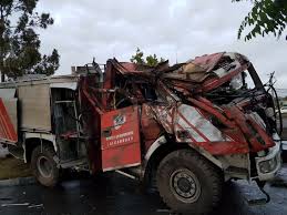 Desde carabineros afirmaron que el conductor —por razones que se investigan— perdió el control del vehículo chocando contra una parte del puente de la. Accidente Deja A Bomberos De Talcahuano Sin Carro De Rescate Hubo Seis Lesionados