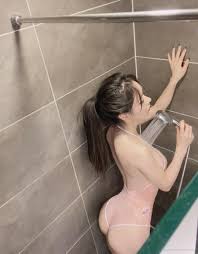 Candyseul's bare skin - irresistible sight