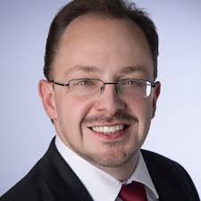 Goldrhein entwickelt mit seiner datenbasierten Philosophie ein präzises  System für Anlageentscheidungen, das Kunden hilft, wissenschaftliche,  modellbasierte Handelsmethoden zu beherrschen. Daniel Will vermittelt  Strategien im Backtesting, in ...