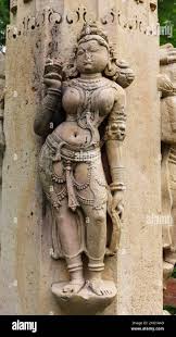 At what point in history did women begin to cover their breasts? Was going  topless not considered arousing to ancient men? : rIndianHistory